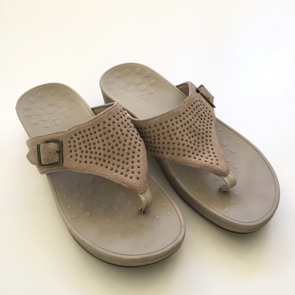 Vionic Capitola suede Studded Thong Sandal Size 10